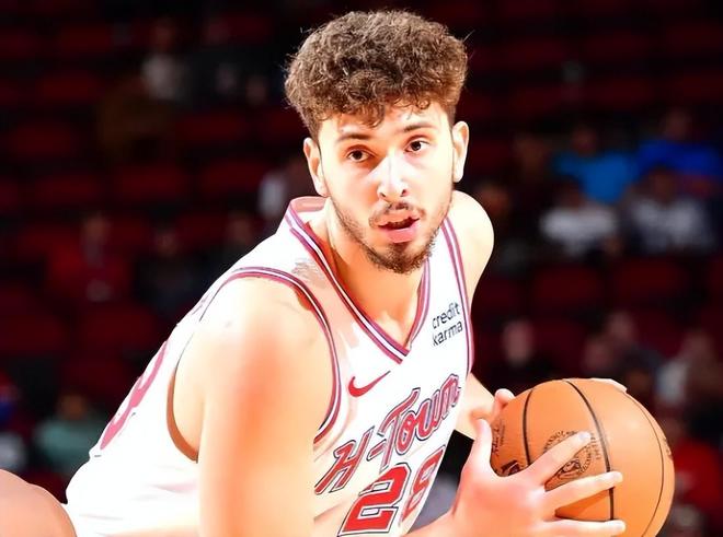 火箭队调整首发阵容谢泼德或取代伊森 伊森状态