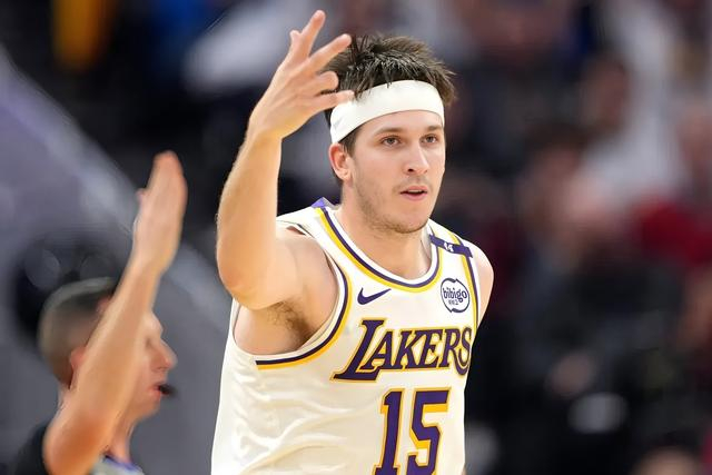 小里弗斯拒绝执行合同选项 成为现役最强落选秀