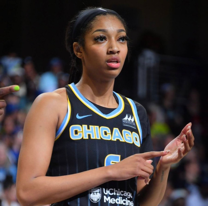 杜兰特调侃WNBA球星引球迷调侃单身原因