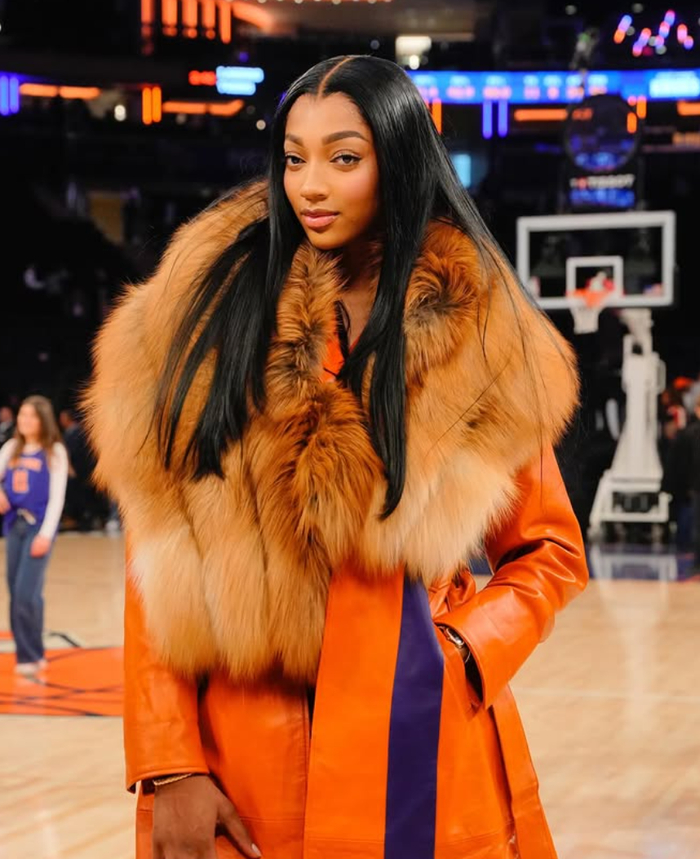 杜兰特调侃WNBA球星引球迷调侃单身原因