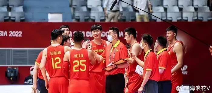 上海队爆冷击败北京队 王哲林独砍24+17压制双外