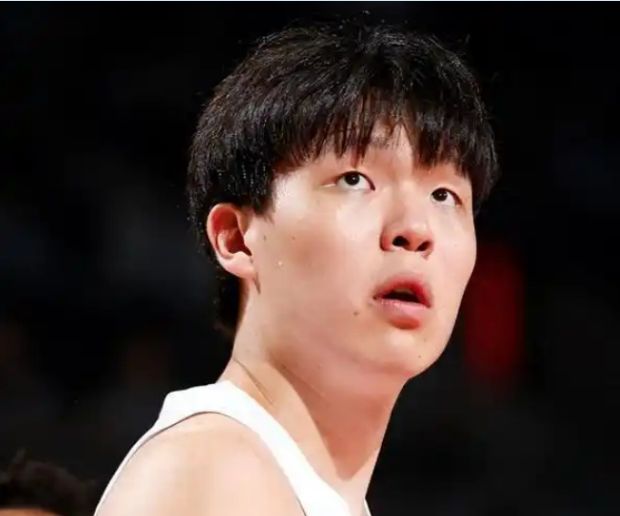 杨瀚森躺赢晋级NBA季后赛 时隔8年中国球员再进季