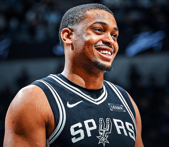 凯尔登约翰逊力压哈克斯荣膺最佳第六人 马刺队